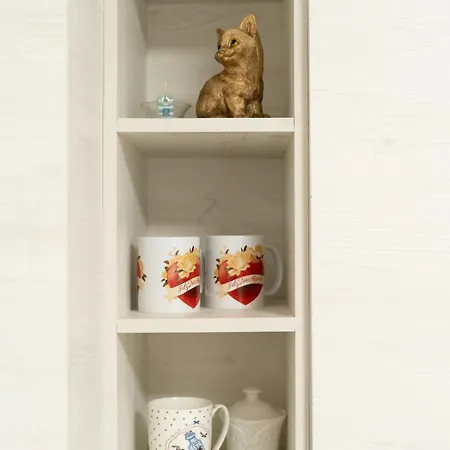 The Cream Corner - Near Center *